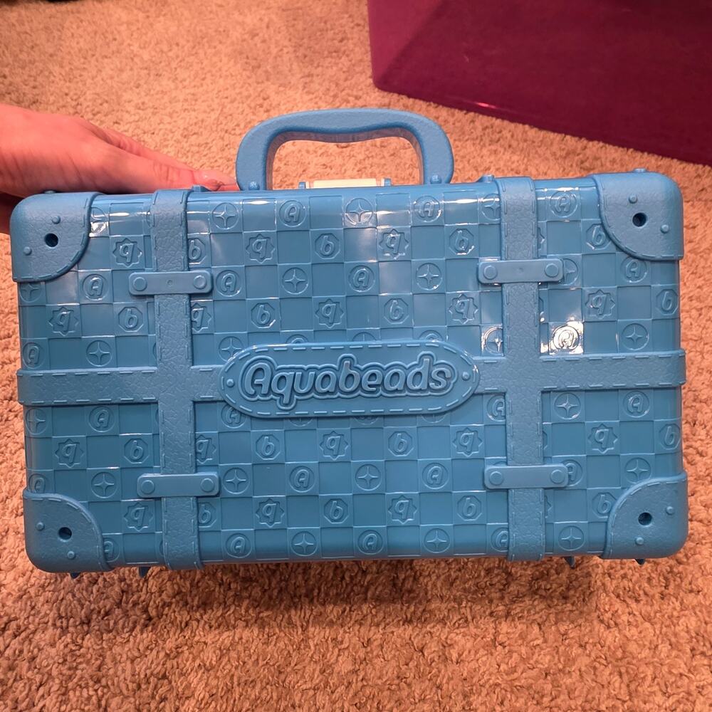 Aquabeads Delux Carry storage case with beads and accessories